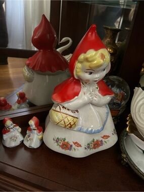 Red Riding Hood Hull Ceramic Figurine Cookie Jar and shakers! Vintage
